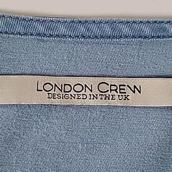 London Crew Chambray Vest Top Snap Button V Neck Coastal Cowgirl Preppy Western - Picture 9 of 11